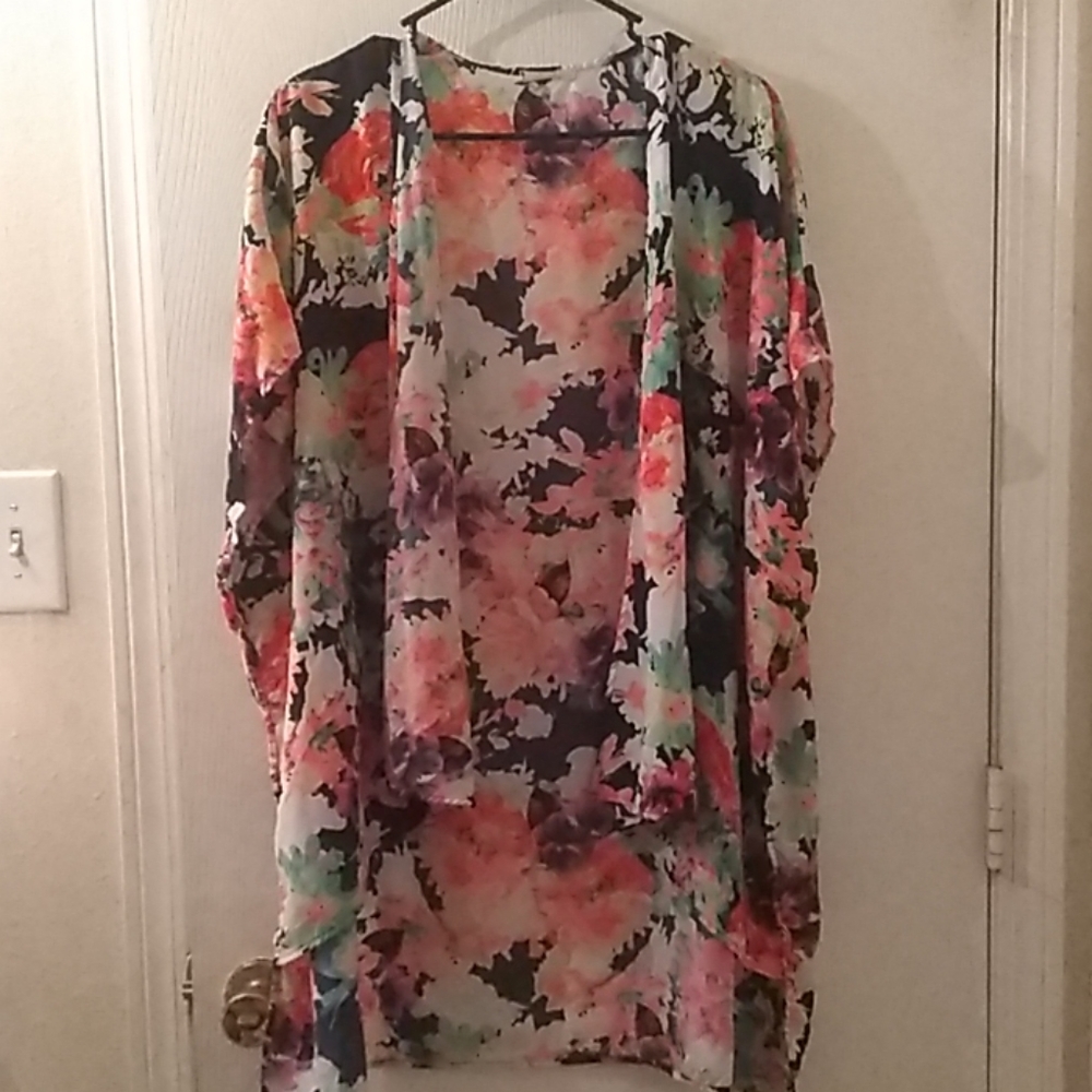 Flowered multicolored Kimono